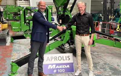 Aprolis 100th Maeda mini crane